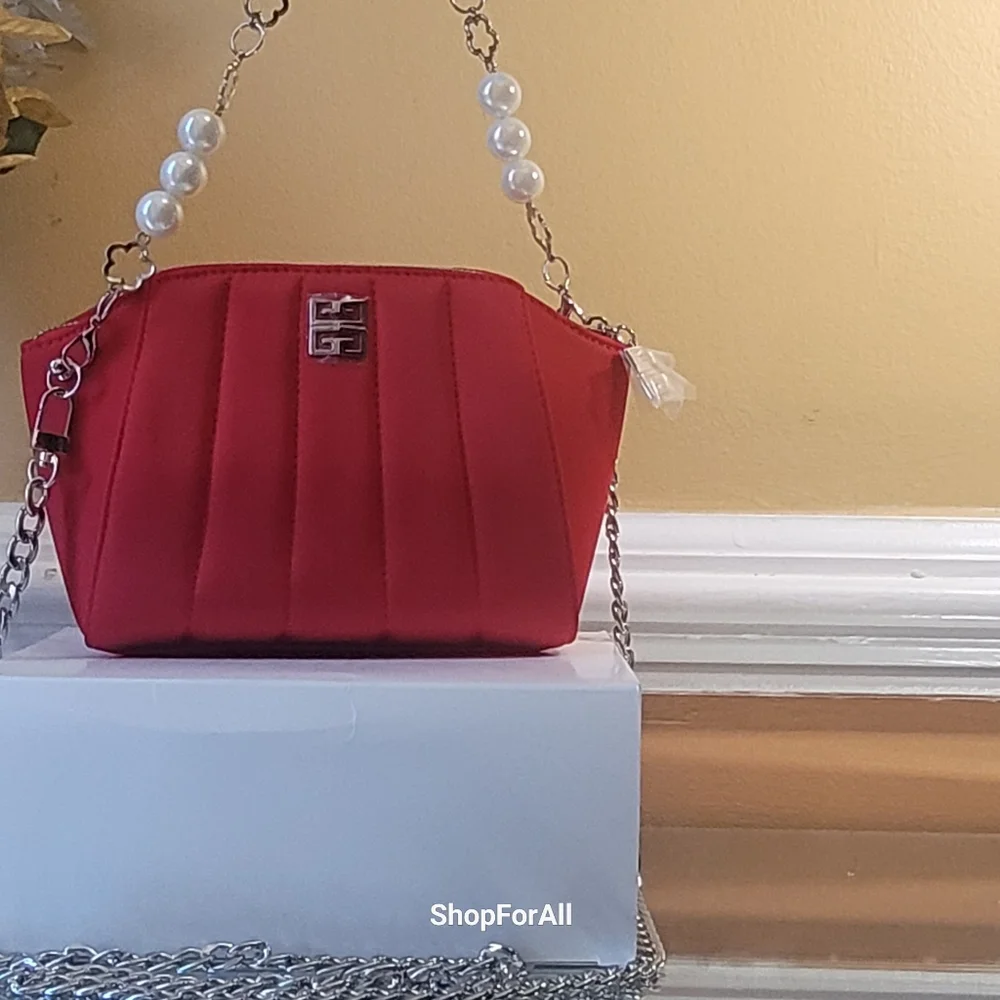 Givenchy - Picture 15 of 16